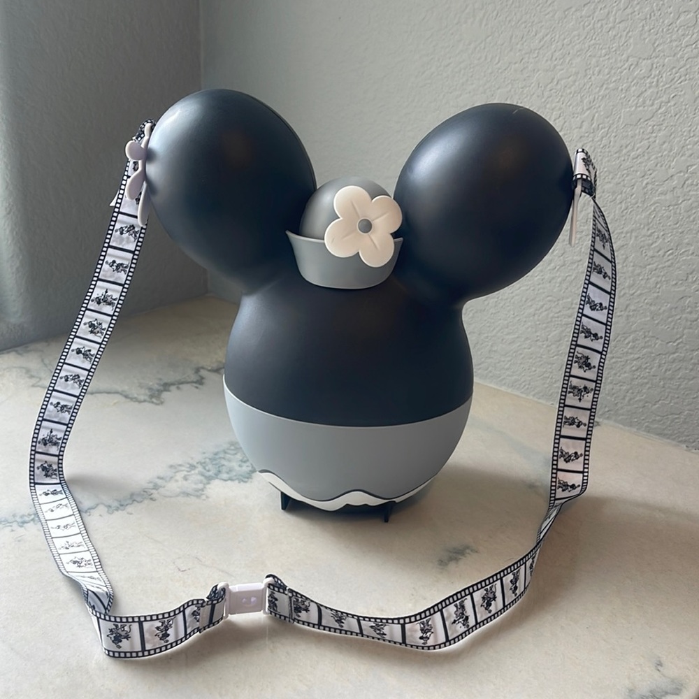 Disney steamboat Minnie Mouse AP popcorn bucket